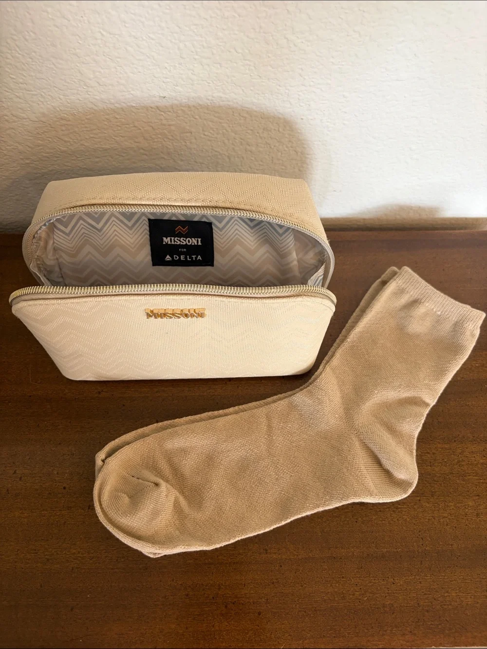 Missoni for Delta Beige Chevron Travel Toiletry Pouch with socks